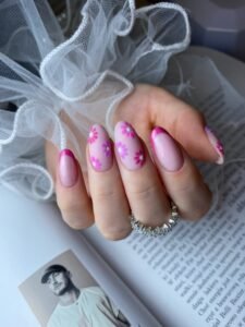 manicure w kwiatki