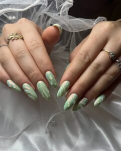 manicure hybrydowy kraków, paznokcie krajów, paznokcie hybrydowe, pielęgnacja dłoni, pielęgnacja paznokci, jak dbać o paznokcie, jak usunąć hybrydę w domu