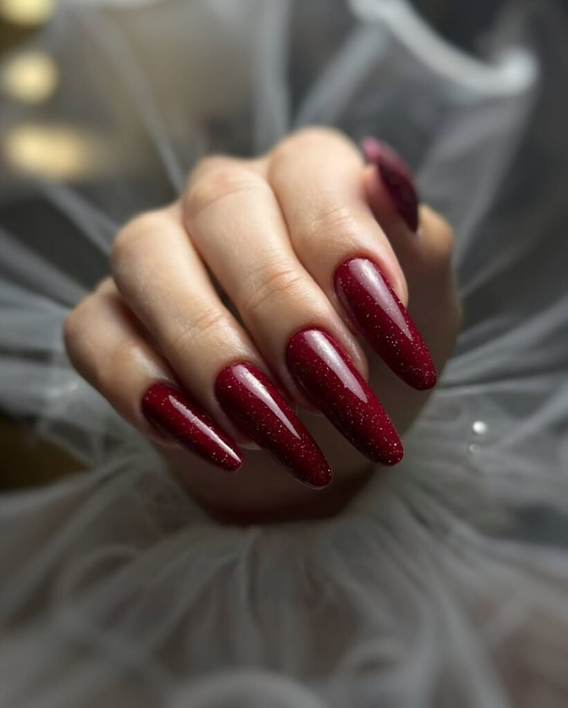 jesienny manicure, jesienne paznokcie, jesienny pedicure, paznokcie na jesień, delikatne paznokcie hybrydowe, ciemnoczerwone paznokcie, czarne paznokcie, wzory paznokci