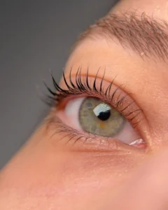 przedłużanie rzęs, stylizacja rzęs, lifting rzęs, metody przedłużania rzęs, lifting i laminacja rzęs, laminacja rzęs