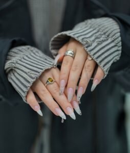manicure hybrydowy, paznokcie hybrydowe, manicure żelowy, paznokcie żelowe, manicure klasyczny, stylizacja paznokci, paznokcie u rąk.