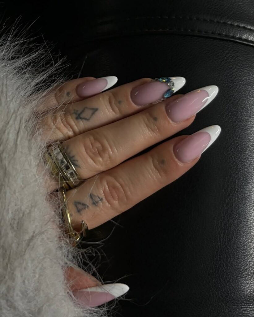 tatuaże na dłoniach, tatuaże na rękach, paznokcie 3d, paznokcie hybrydowe, manicure hybrydowy, manicure żelowy