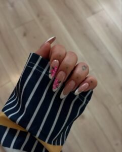 manicure hybrydowy, paznokcie hybrydowe, manicure żelowy, paznokcie żelowe, manicure klasyczny, stylizacja paznokci, paznokcie u rąk.