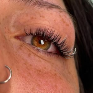 salon stylizacji rzęs Kraków przedłużanie rzęs Kraków laminacja rzęs Kraków stylizacja brwi Kraków henna pudrowa Kraków manicure hybrydowy Kraków pedicure Kraków stylizacja paznokci Kraków Lumezis Beauty Kraków usługi kosmetyczne Kraków