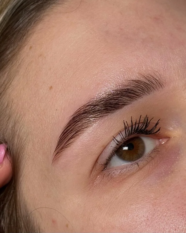 salon stylizacji rzęs Kraków przedłużanie rzęs Kraków laminacja rzęs Kraków stylizacja brwi Kraków henna pudrowa Kraków manicure hybrydowy Kraków pedicure Kraków stylizacja paznokci Kraków Lumezis Beauty Kraków usługi kosmetyczne Kraków