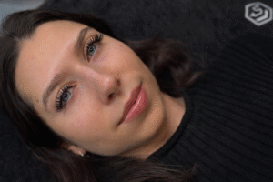 stylizacja rzęs Kraków, stylizacja brwi Kraków, jak dbać o rzęsy zimą?, pielęgnacja brwi zimą, ile kosztują rzęsy Kraków, Lumezis Beauty Kraków