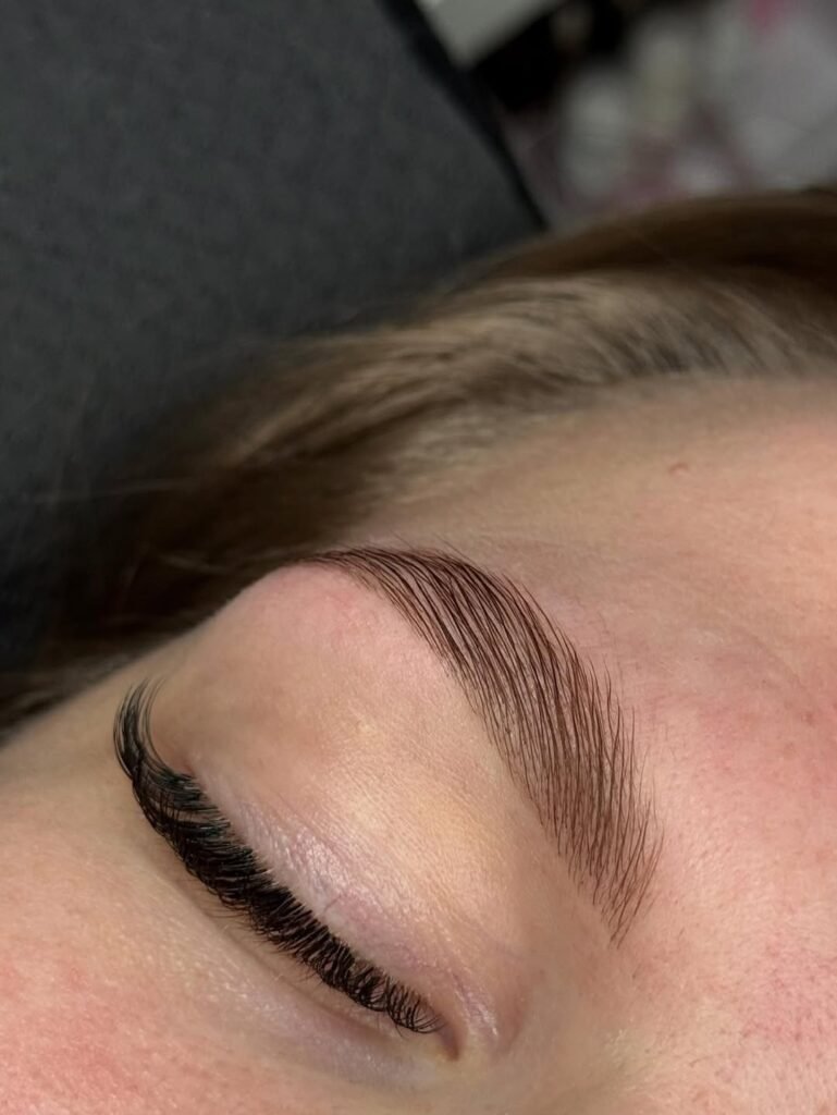 trendy w stylizacji rzęs, stylizacja brwi Kraków, lifting rzęs Kraków, laminacja brwi Kraków, przedłużanie rzęs Kraków